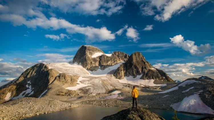 Hiking-backside-Jumbo