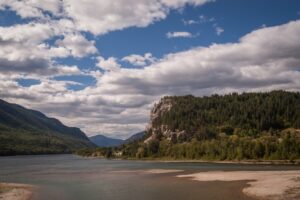 Rock_Bluffs_on_Broadwater_Road