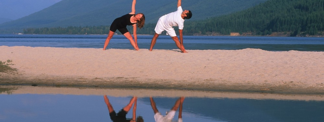 Yoga-at-kokanee-beach